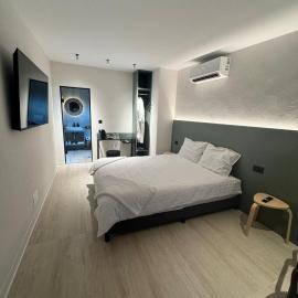 Curacao SPA, hotel sa Lespezi