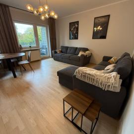 Friends & Family KEN Apartment 80m2, metro Stoklosy