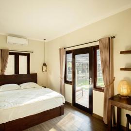 Alpha Wolf Lodge，Cemagi的飯店