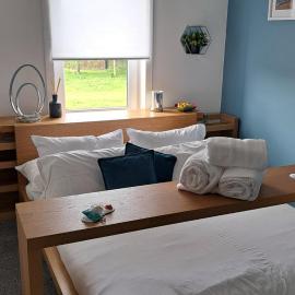 Apartment - Sleeps 4 - Pet friendly - Parking