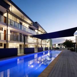 Townsville CBD Stadium Apartment - 2BR - 2BA - 2 Secure Car Spaces, hotel in Townsville