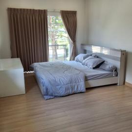 Spacious Entire House with shared Fitness Room and Shared Indoor Pool in club