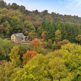 Finest Retreats - Rough Close Farm Cottage、Ashoverのホテル