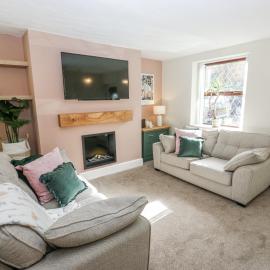 Court Street Cottage، فندق في أولدهام