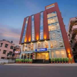FabHotel Prime The Royal Suites - Nr Gopalan Innovation Mall – hotel w mieście Bengaluru