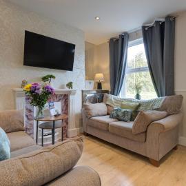 Cosy 2-Bed Stamford House Near Town Centre & Amenities