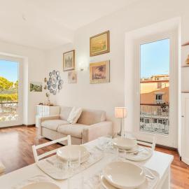 La Loggia del Delfino 5 Terre Sea View AC، فندق في ليريسي