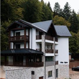 Vila Epic&Slanic Moldova, hotel u gradu 'Slănic-Moldova'