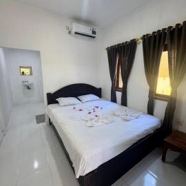 Gina's Reading Homestay, Hotel in Pulau Lebur