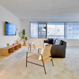 Modern Apt W Business Space & Gym, hotel in Arlington