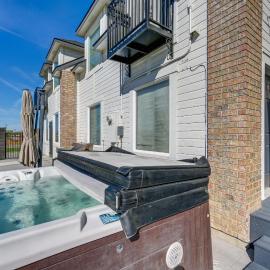 Pasco Condo w/ Columbia River Views + Hot Tub
