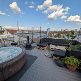 CityPenthouseStay with Terrace and Whirlpool near city center