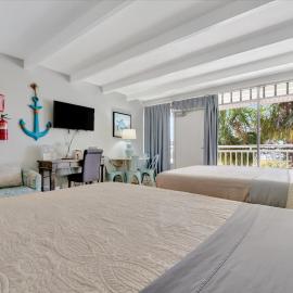 Palm Terrace Waterfront Htd Pool Hot Tub Tennis, hotel in Ruskin