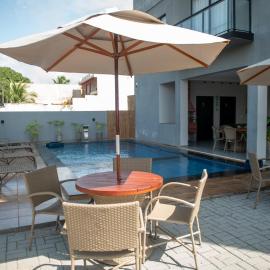 Apto a 100m da praia c 2 suites, Wi Fi e Piscina, hotel in São Bento