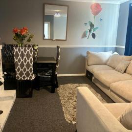 2 Bed House-Sleeps 4-Free Parking
