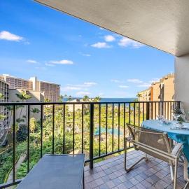 Kaanapali Shores 725 · KS 725 2BD in BeachFront Resort w Ocean V, hotel u gradu Kahana