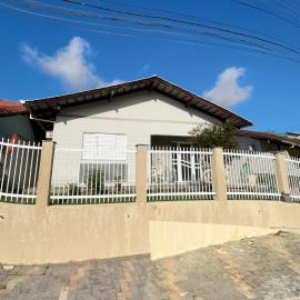 Casa em Blumenau, hotel u gradu Blumenau