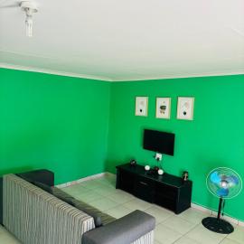 Cozy 2 Bedroom near Kruger, khách sạn ở Hectorspruit