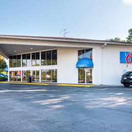 Motel 6-Tampa, FL - Fairgrounds、タンパのホテル