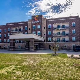 Comfort Suites Brunswick Town Center، فندق في Brunswick