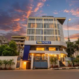 Viesnīca FabHotel WR Grand I - Nr Apollo Hospitals, Secunderabad pilsētā Secunderābād