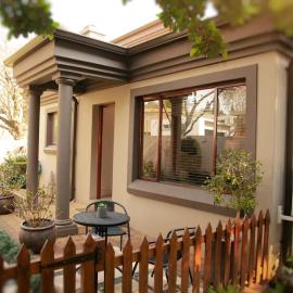 Pine & Pebble, hotel a Centurion