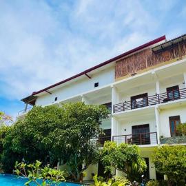 Wavelength Hotel & Wellness Center, hotel in Mirissa