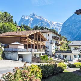 Apartment Chalet La Muntaniala by Interhome