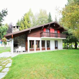 Bright Chalet with Terrace, hotel v destinácii Randogne