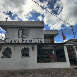 Hostal Casa Familia, hotel in Santa Cruz