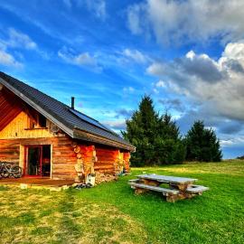 Feel Timber House，Moux-en-Morvan的飯店