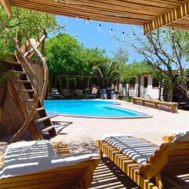 Hotel-Camping Takha Takha, хотел в Сан Педро де Атакама