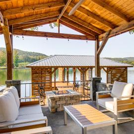 < 1 Mi to Boat Launch: Home w/ Dock in Scottsboro، فندق في سكوتسبورو