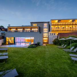 Landhotel Weißes Roß، فندق في Illschwang