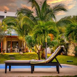 Stella Marris beachfront villa, готель у місті Pointe aux Sable