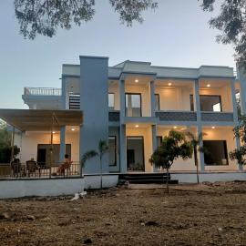 Madhuvn nature farm homestay, hotel a Kevadia