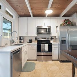 Heart of La Jolla Village cottage