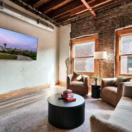 Soaring Designer Ceiling Condo near Market Square, hotel in Knoxville