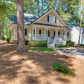 Stunning Lake Oconee Retreat w/ Pool Access!, hotel in Turnwold