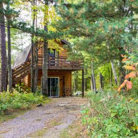 Fish, Hike & More: Cozy Brainerd Cabin, hotel v destinaci Brainerd