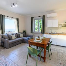 L'Angolo degli ulivi - House on the green hills of the Sorrento coast
