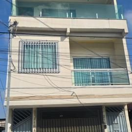 CASA TRES QUARTOS COM SUITe