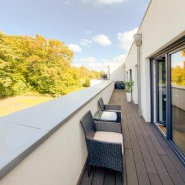 ImmoStay #3 - Penthouse mit zwei Balkonen & Seeblick, Parking & WiFi: Bremen'de bir otel