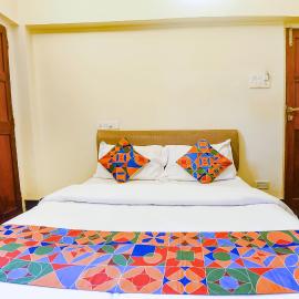 FabExpress Royal Baga Residency - 500m From Baga Beach, hotel in Old Goa