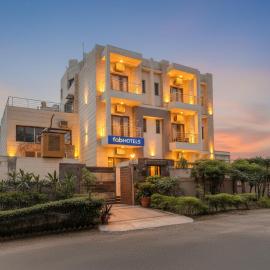 FabHotel Phoenix Hospitality - Nr DLF Cyber Hub & Metro, Gurugram