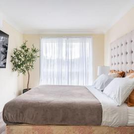 Cheerful 4 bedroom home with parking on premises, hotel a Rooty Hill
