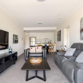 Brand new 2 bedroom 2 ensuite, Hotel in Rooty Hill