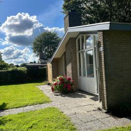 Bungalow Het Grootslag, hotel in Andijk
