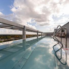 Sky Pool Escape Luxury Apartment in Druskininkai Center, hotel a Druskininkai