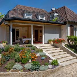 Nuits et Jardin, hotel in Nuits-Saint-Georges